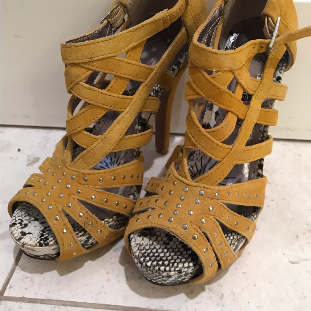 Naughty Monkey Carumba's Sz 6 - Picture 3 of 5