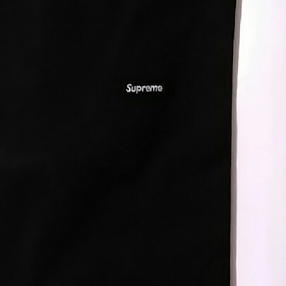 Supreme Small Box Logo Tee - Picture 2 of 4