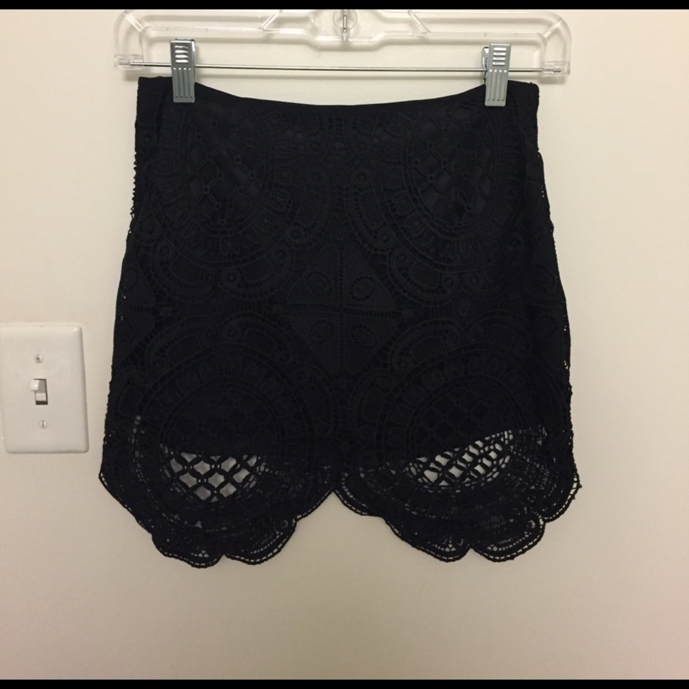 Lace skirt