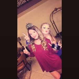 Meet your Posher, Casey