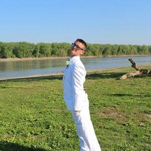 Meet your Posher, Alex