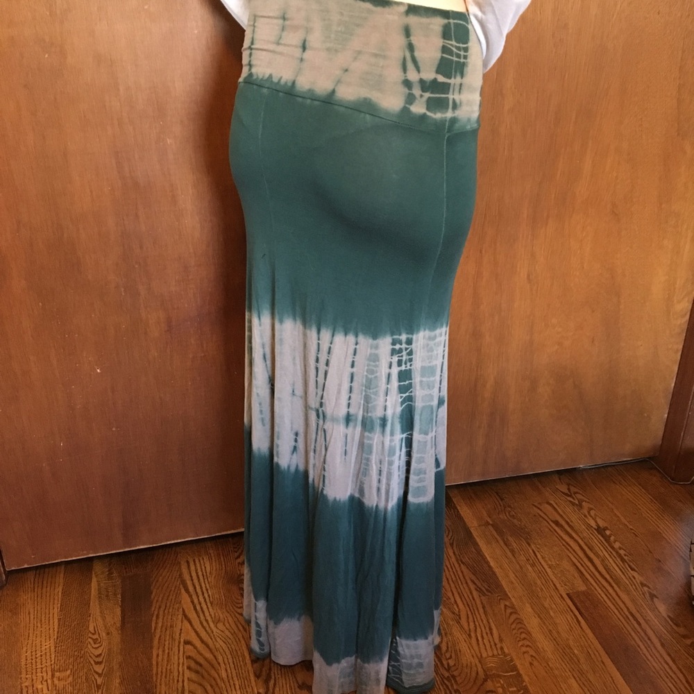 ~ green tye dye maxi skirt ~