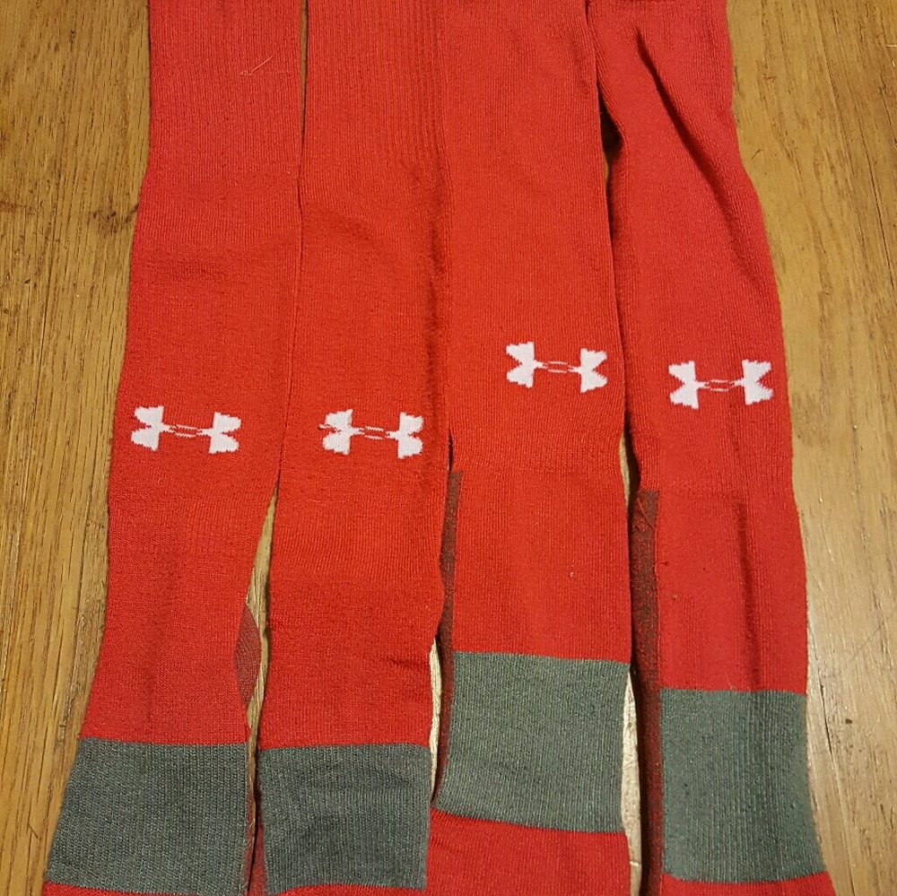 NWOT and like new Under Armour Socks