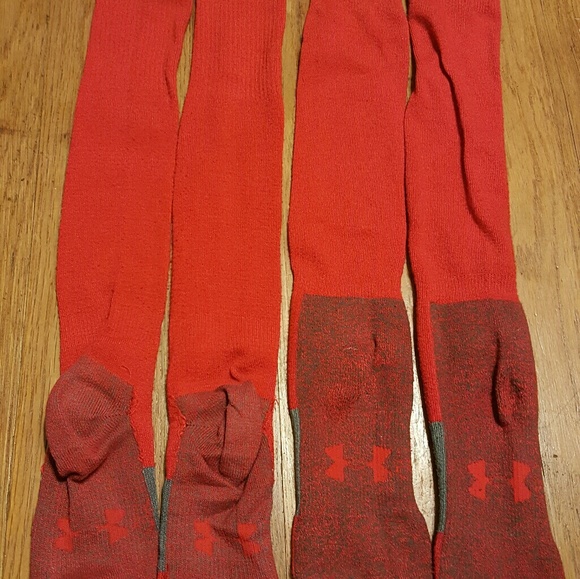 NWOT and like new Under Armour Socks - Picture 3 of 3