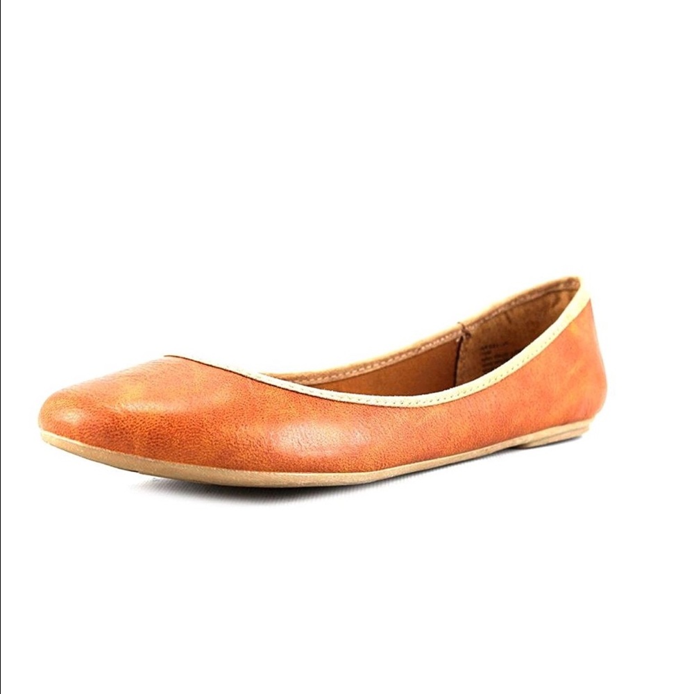 American Rag Women's Cellia 9 Ballet Flats US