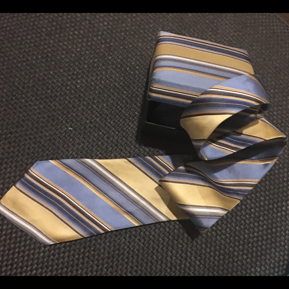 Beautiful Men's Designer Tie and Matching Gift Box