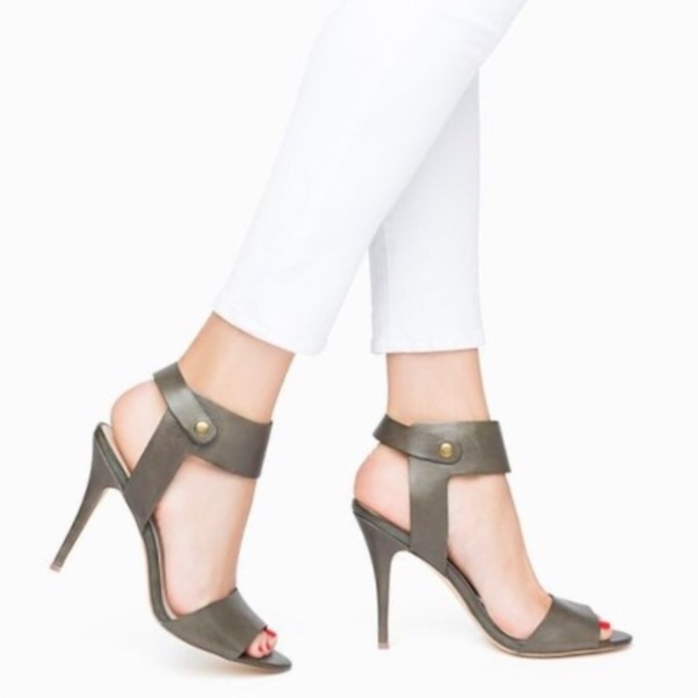 Shoemint gray sandals size 6.5