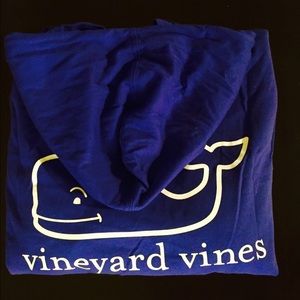 NWOT- Vineyard Vines tshirt hoodie