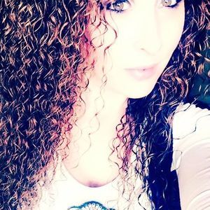 Meet your Posher, Holly