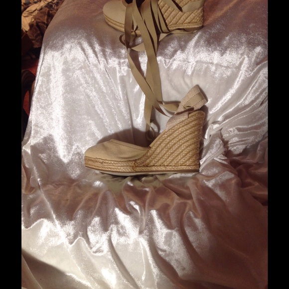 Cream espadrilles - Picture 2 of 6