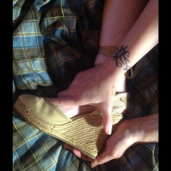 Cream espadrilles - Picture 5 of 6