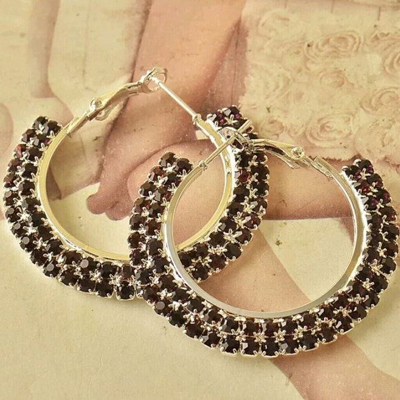 boutique Jewelry - Purple big hoop w purple stone design silver tone