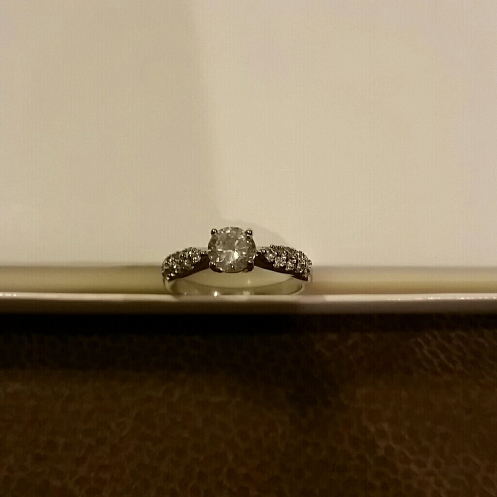 Silver band. Diamond ring