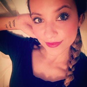 Meet your Posher, Candace