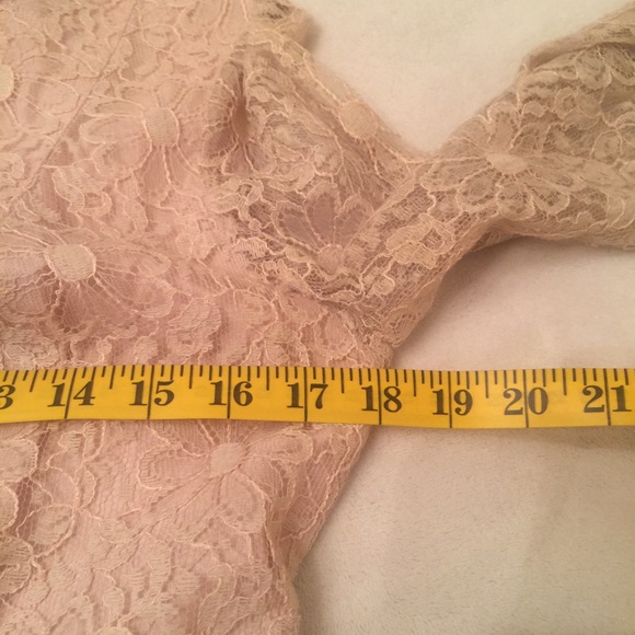 Vintage lace dress - Picture 4 of 6