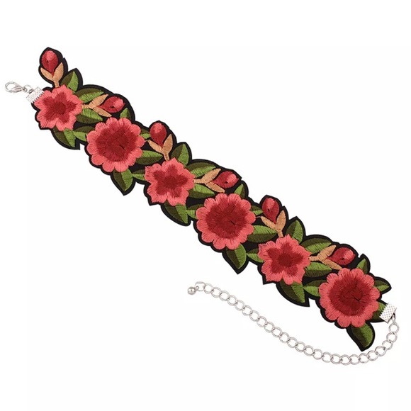 Arrived!!!!! Beautiful wide embroidered choker. - Picture 6 of 6