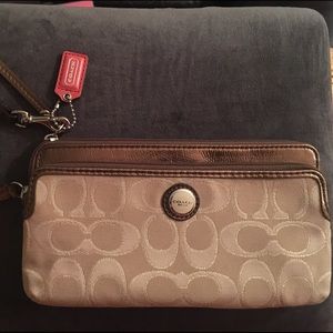 COACH wallet/wristlet
