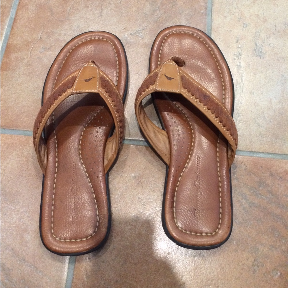 Men's size 12 Tommy Bahama leather flip flops.