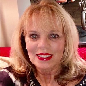 Meet your Posher, Julie