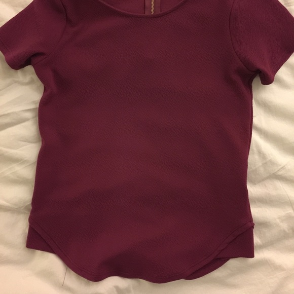 Bar III Plum Fancy Tee - Picture 3 of 3