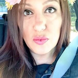 Meet your Posher, Carolina