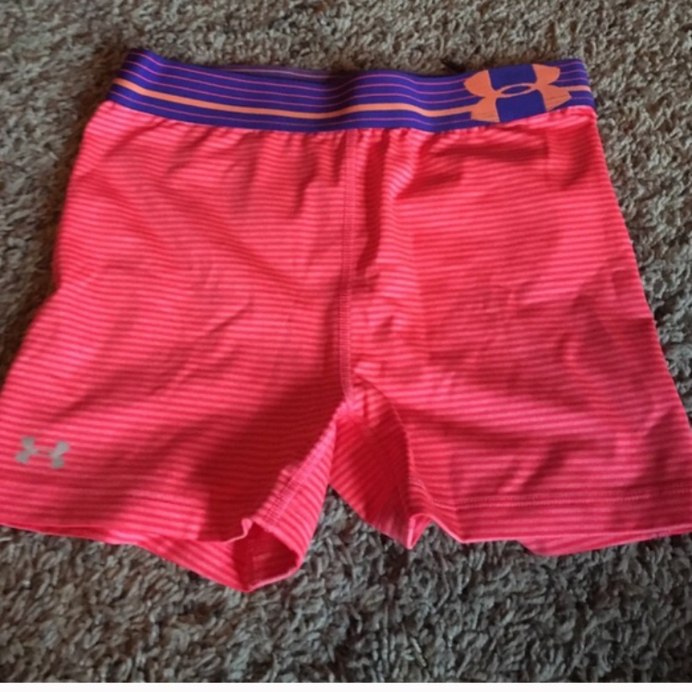 NWOT soft & cute under armor spandex booty shorts - Picture 1 of 2