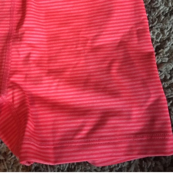 NWOT soft & cute under armor spandex booty shorts - Picture 2 of 2