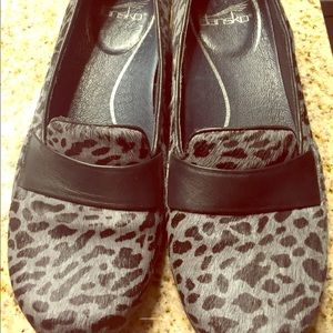 Dansko Oksana Cheetah 37 flats