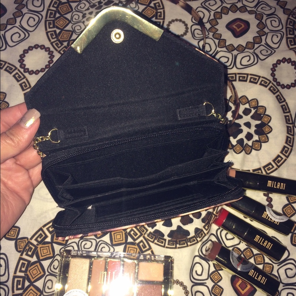 Beautiful cross body mini purse - Picture 2 of 3