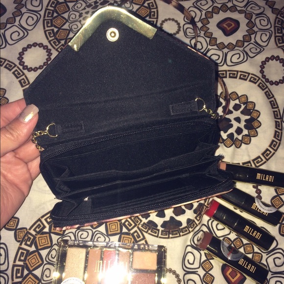 Beautiful cross body mini purse - Picture 2 of 3