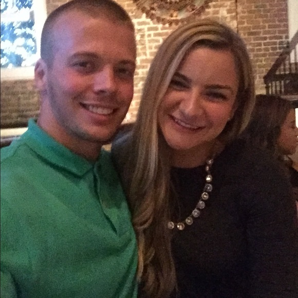 Meet your Posher, Nichole - Picture 3 of 4