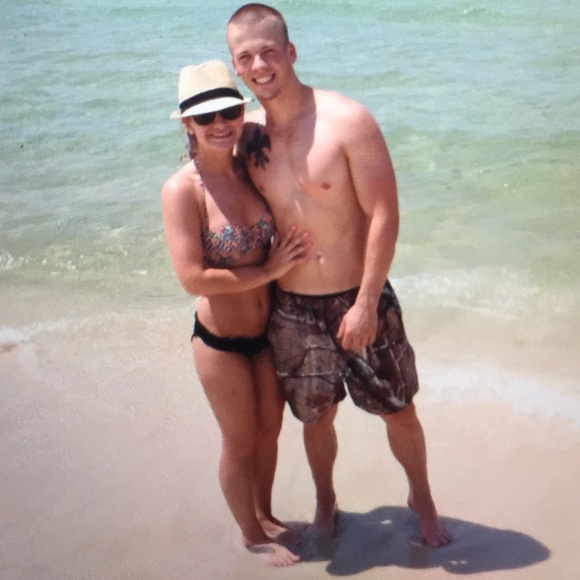 Meet your Posher, Nichole - Picture 4 of 4