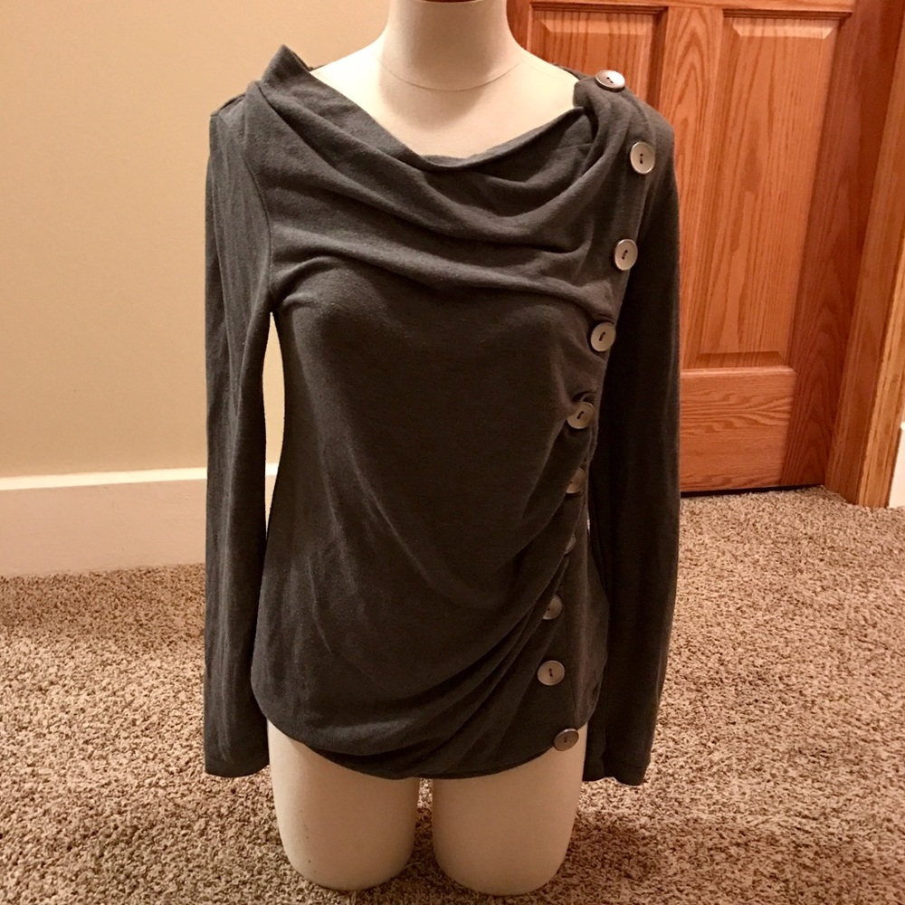 Cute button maternity top