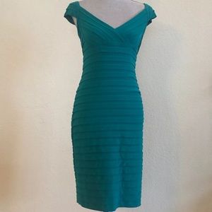 ADRIANNA PAPELL Green Tier Sheath Cap Sleeve Dress