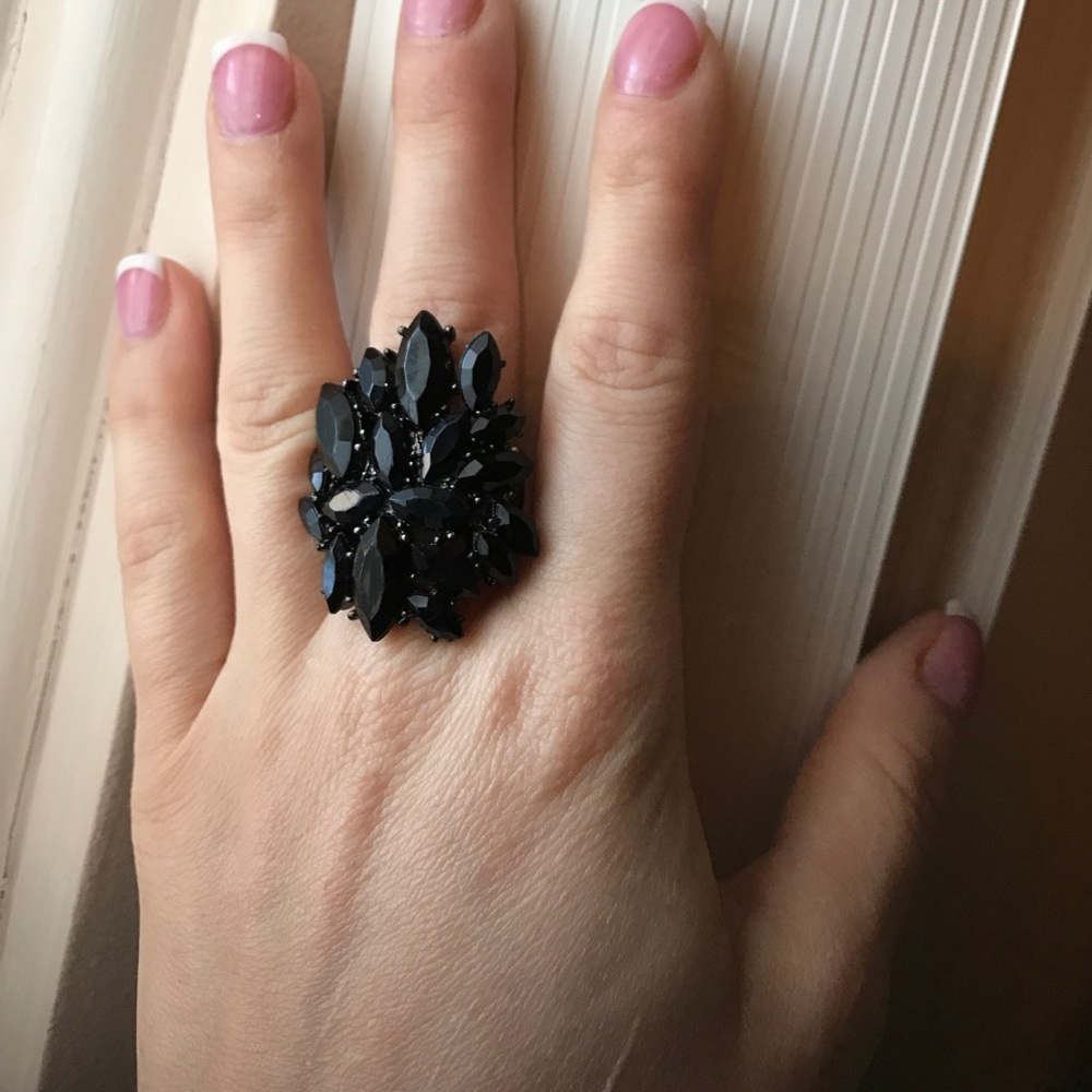 Black Cluster Ring