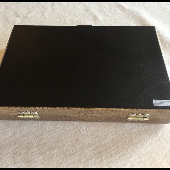 Faux alligator travel jewelry case - Picture 6 of 6