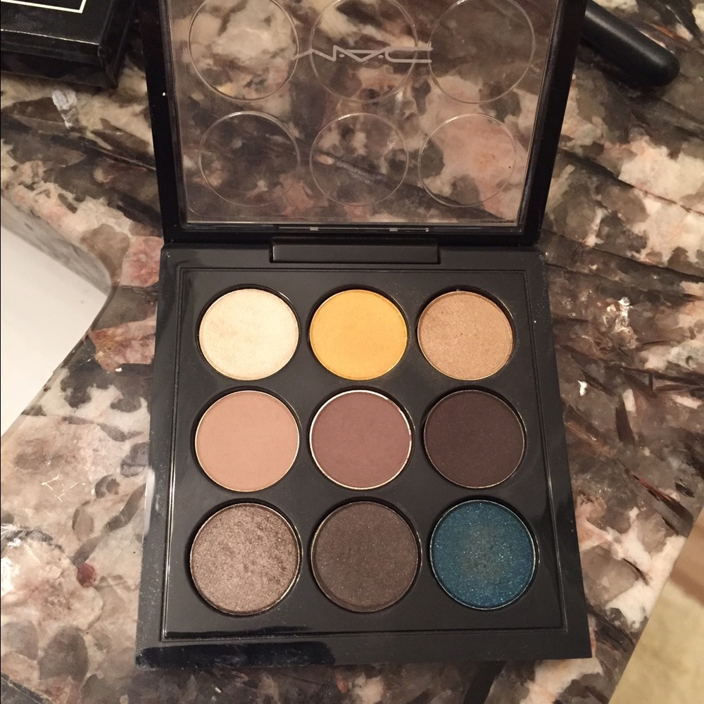 Mac small eyeshadow palette