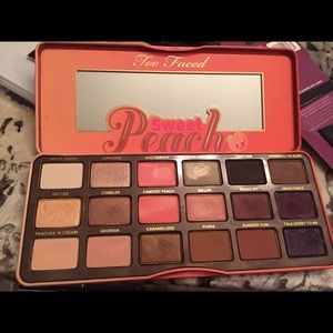 AUTHENTIC Too Faced pallete