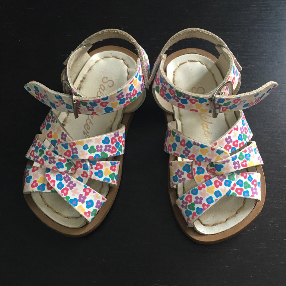 Salt Water Floral Sandals, size 5