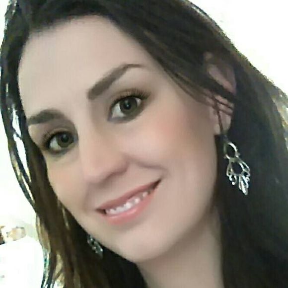 Meet your Posher, Christy - Picture 1 of 1