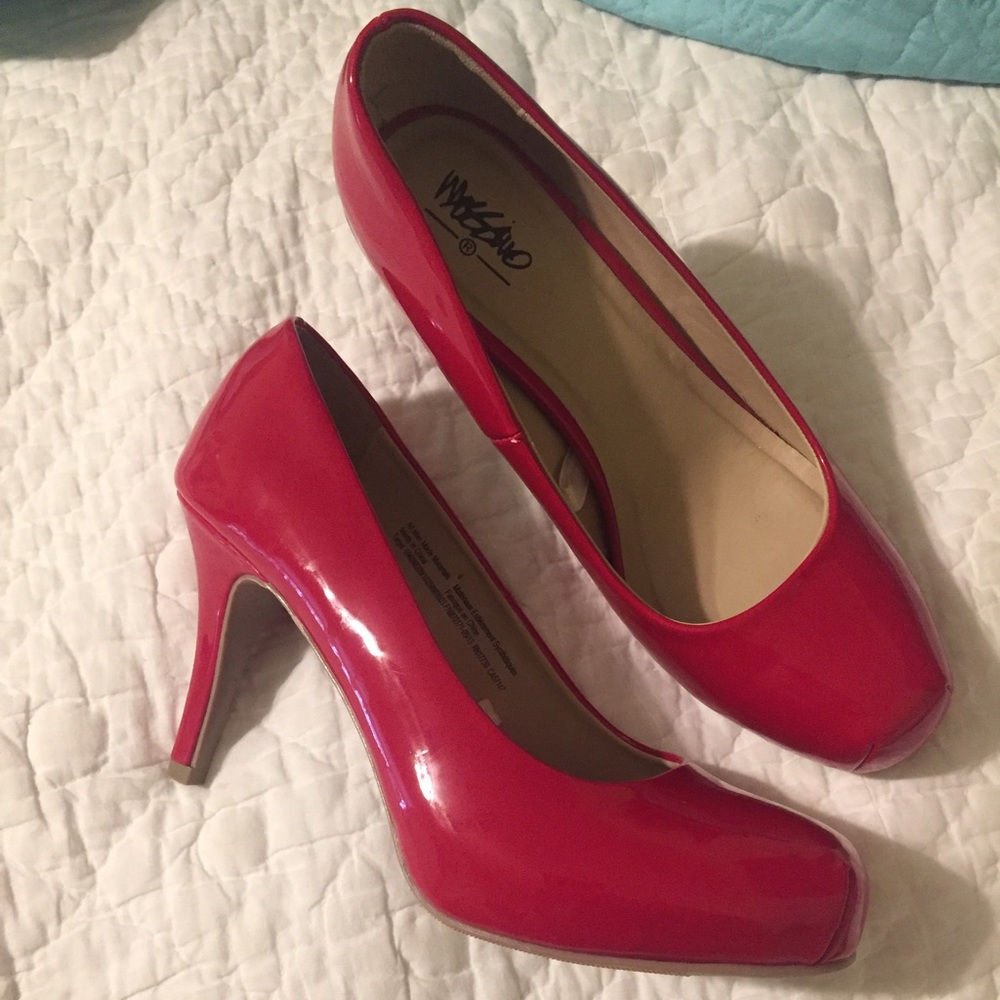 Red Mossimo Closed Toe Pumps