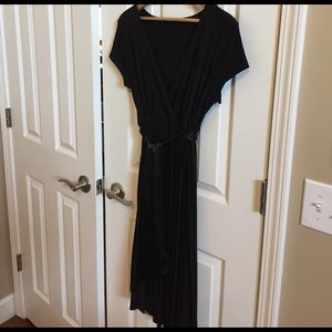 Beautiful black pleated boutique maternity dress