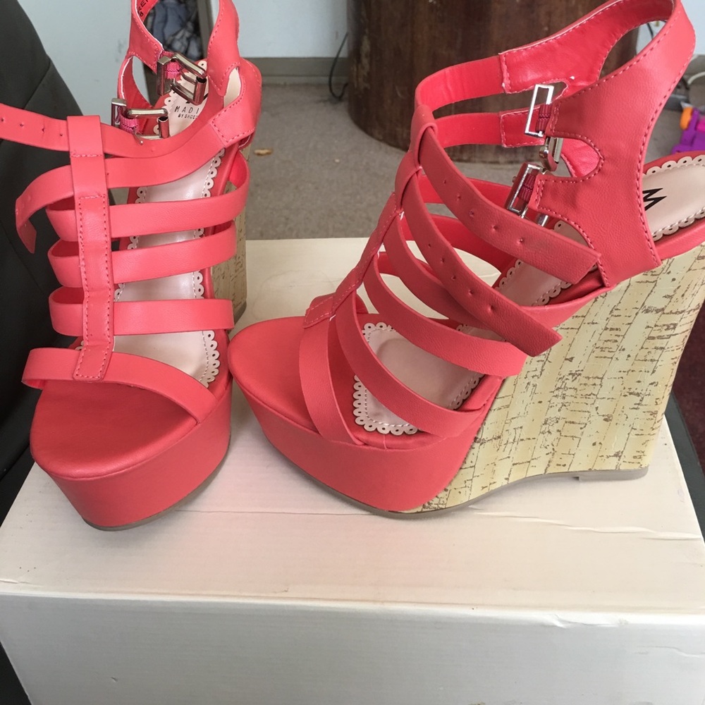 Madison coral size 8 5in heels
