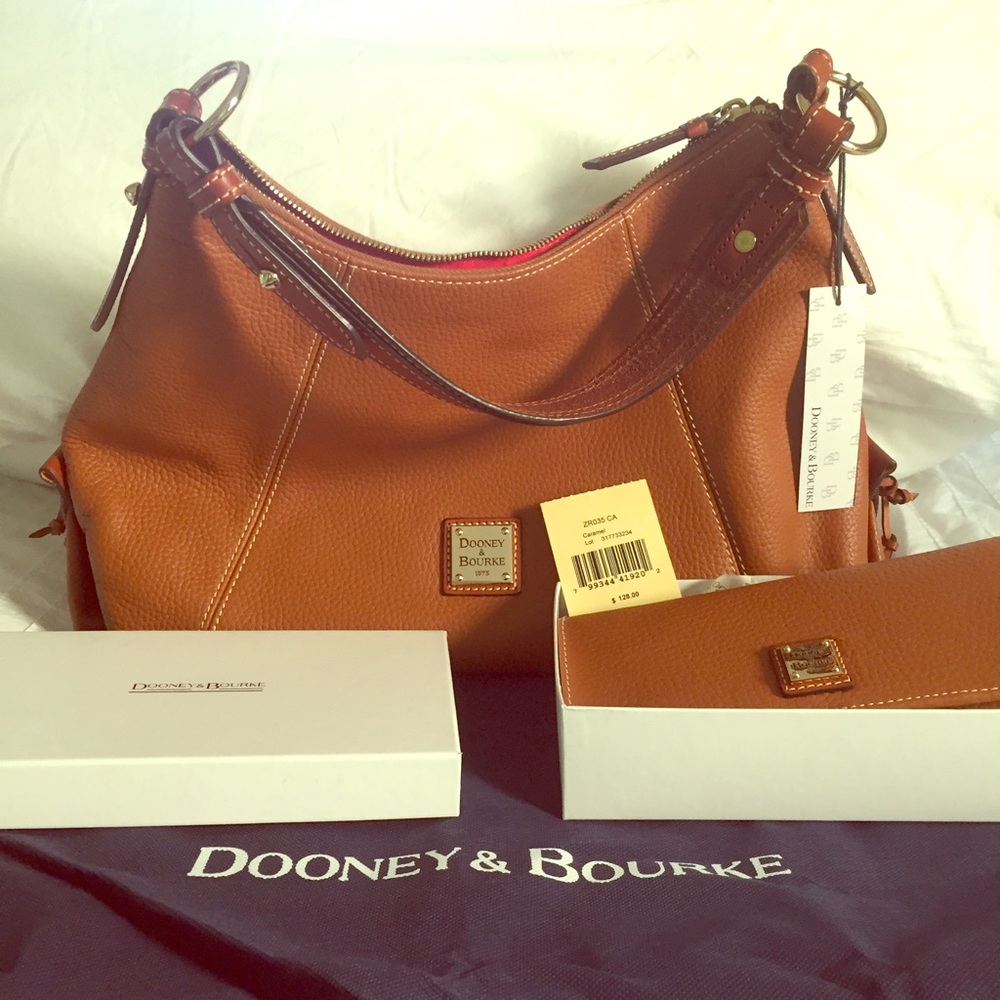Dooney & Bourke E/W Slouch & Slim Wallet