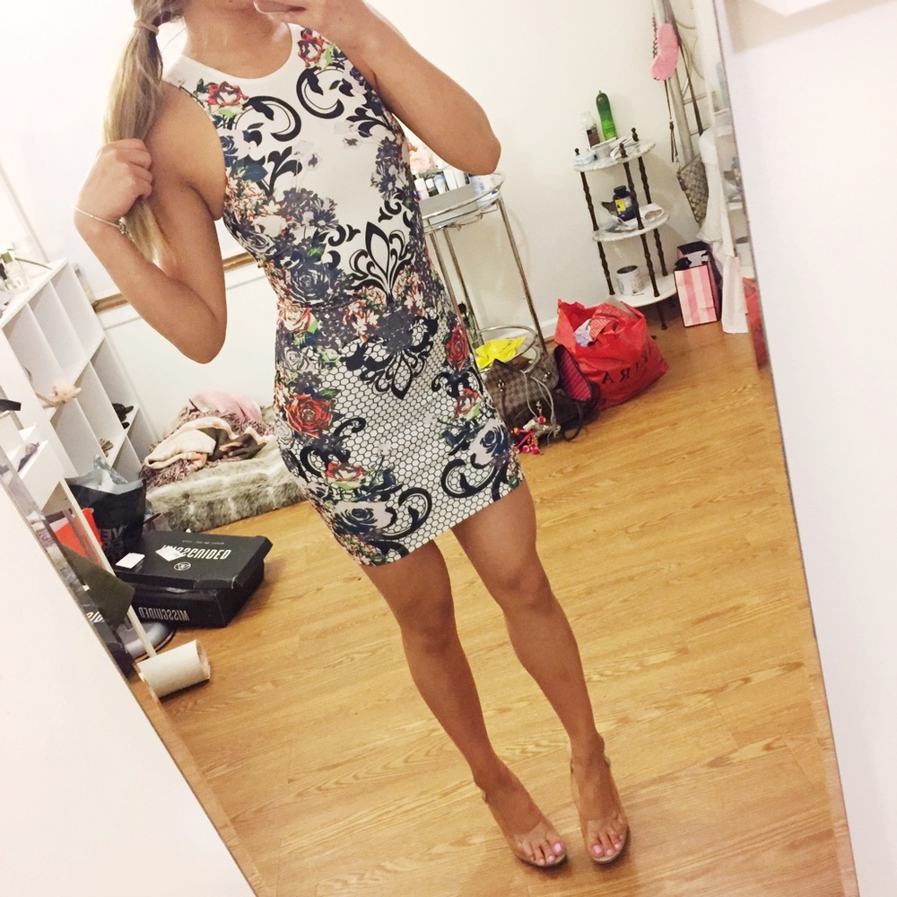 🚫🚫SOLD🚫🚫Bodycon Lace dress