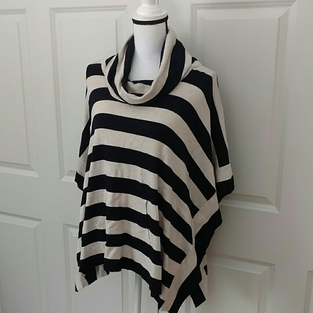 Andrea Jovine Stripped Cape Size M/L