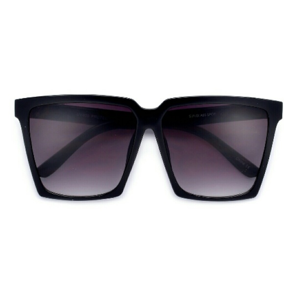 Restocked...Angular Oversized Frames - Picture 2 of 3