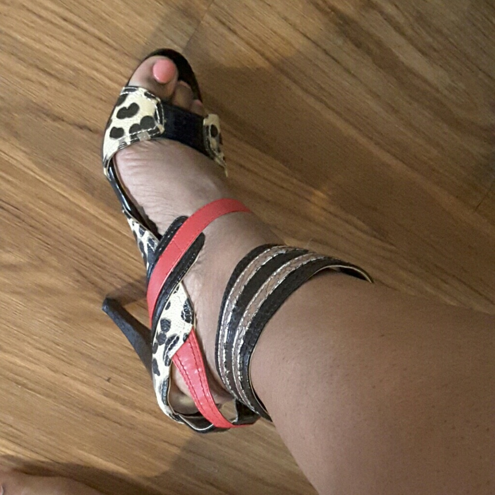 Wild rose pumps