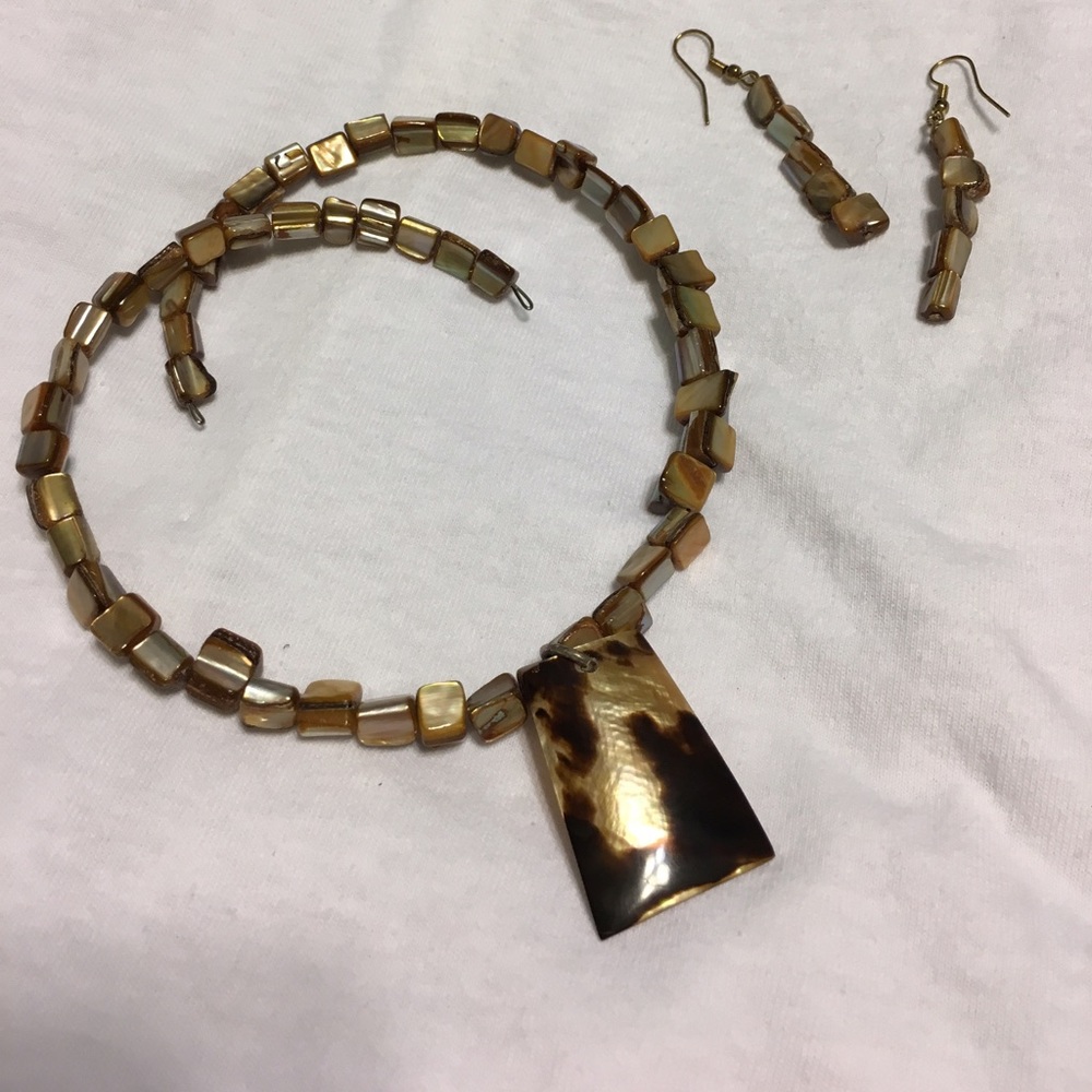Necklace and earring set