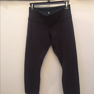Lululemon reversible Black/Green Wonder Under sz6